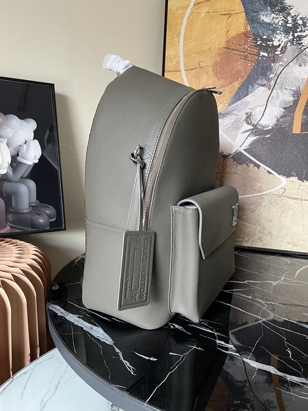 ルイヴィトンバッグ背面デザイン